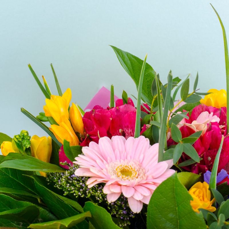 color in floral arrangements