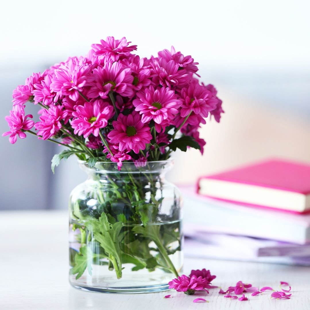 how to keep fresh cut flowers alive longer