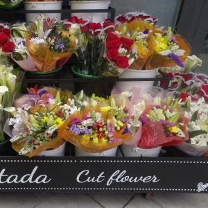 grocery store flowers that last a long time