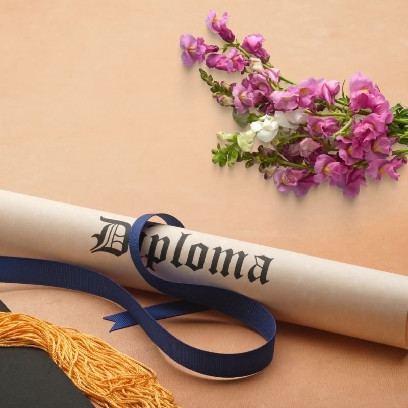 5 graduation flowers
